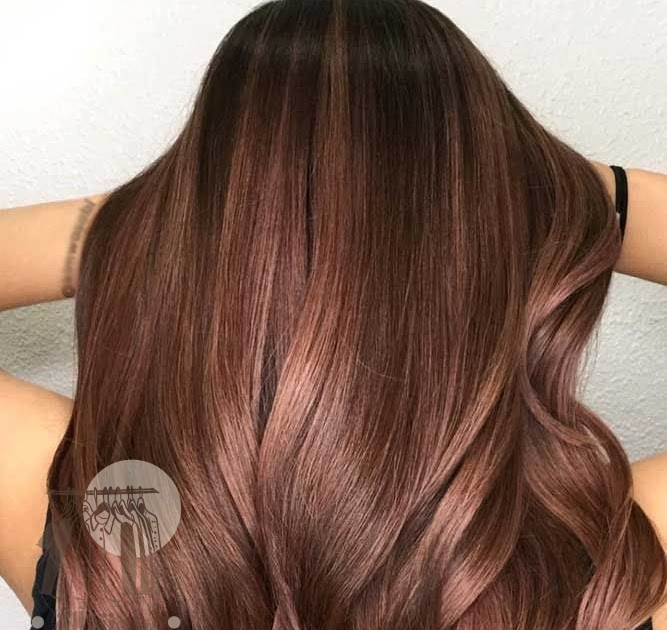 شعر بني بلون الشوكولاتة بالحناء