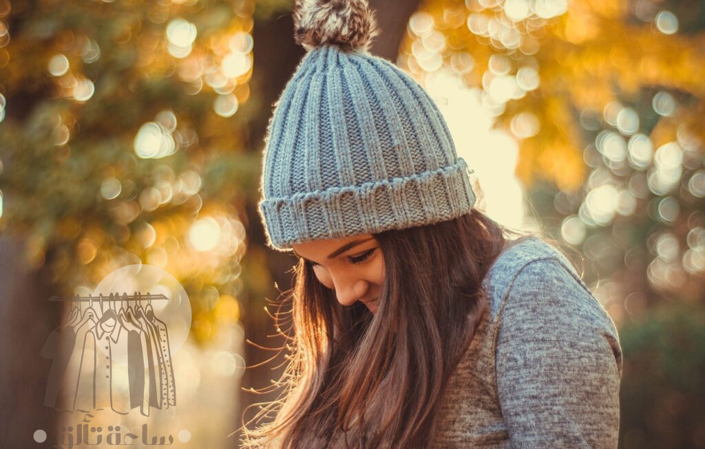 أفكار لارتداء وتنسيق القبعة الصوف مع ملابسك في شتاء 2025