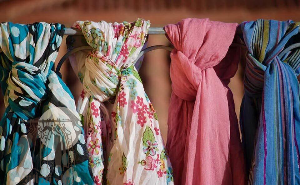 ألوان طرح تناسب صاحبات البشرة البيضاء.. تعرفي عليها