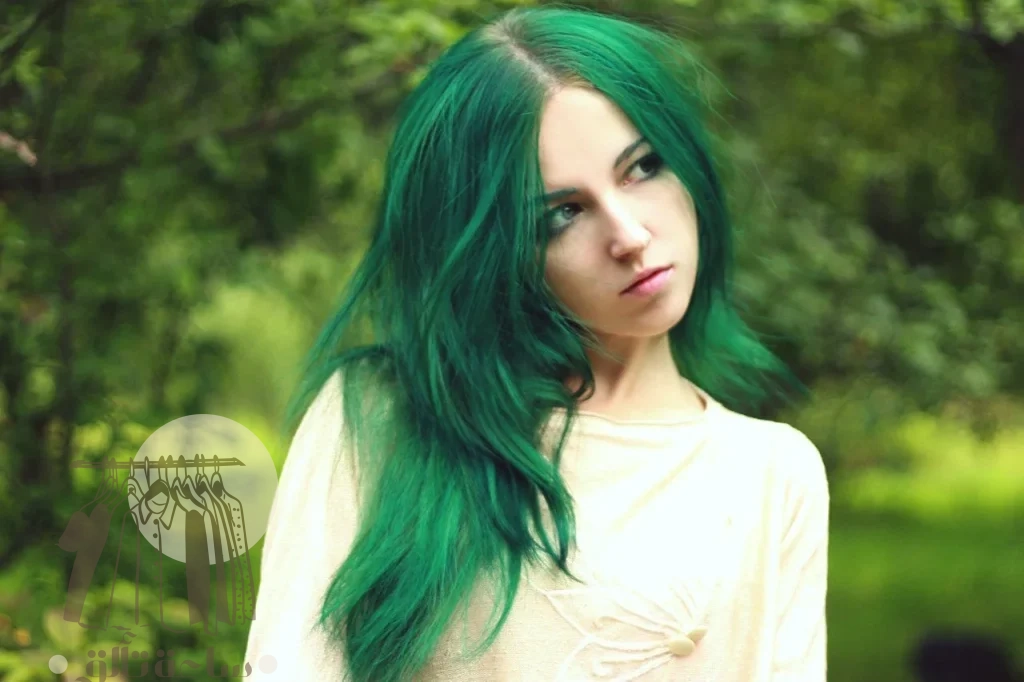 إطلالة فريدة: شعرك أخضر احتفالاً باليوم الوطني