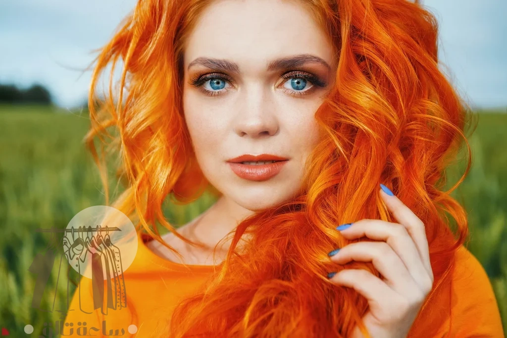 وداعاً للحيرة.. اكتشفي لون الشعر الذي يتناغم مع زرقة عينيك