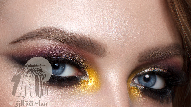 الكحل الملطخ يعود: أتقني جماليات Indie Sleaze الفوضوية