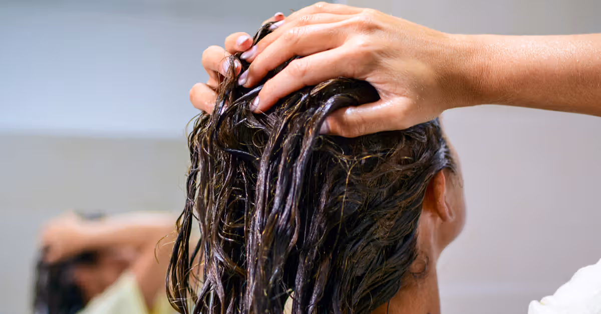 وداعاً لجفاف الشعر في رمضان، ماسكات منزلية تعيد لمعان شعرك